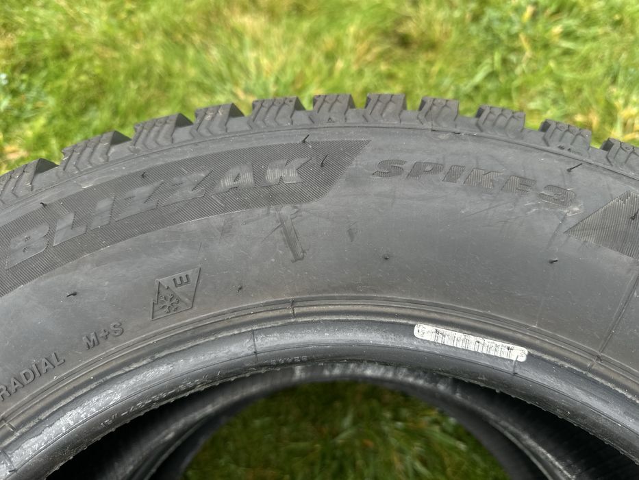 Зимова резина 195 65 R15 Bridgestone 23рік