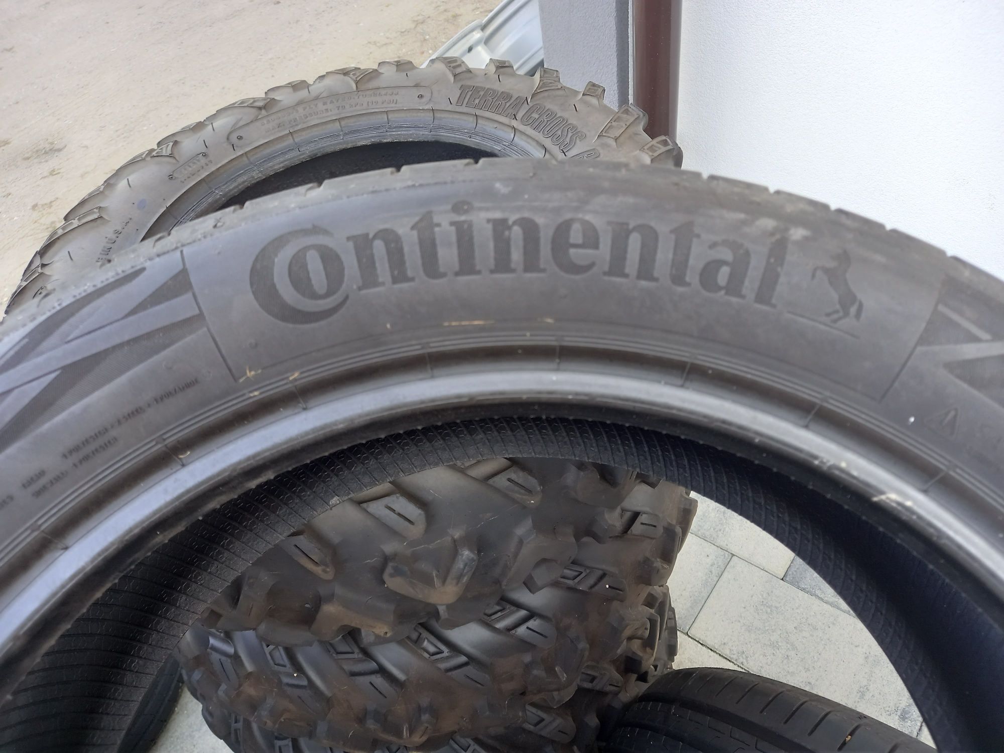 Opony letnie 215/50R18  2020 rok 7mm Continental