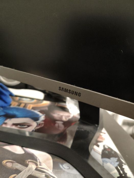 Монитор samsung 27" изогнутый