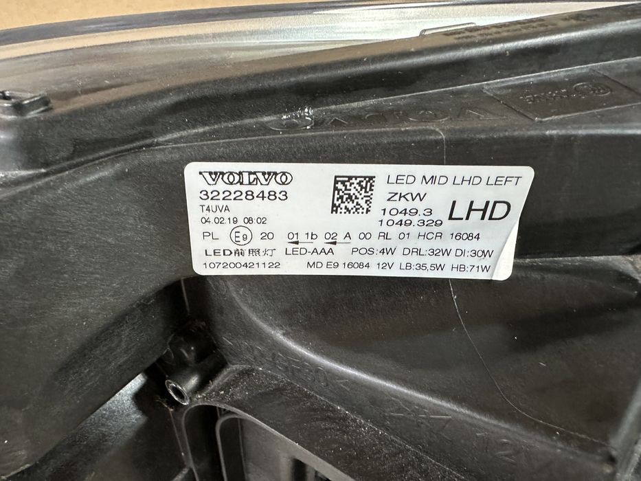 Volvo v40 lampy mid led idealne