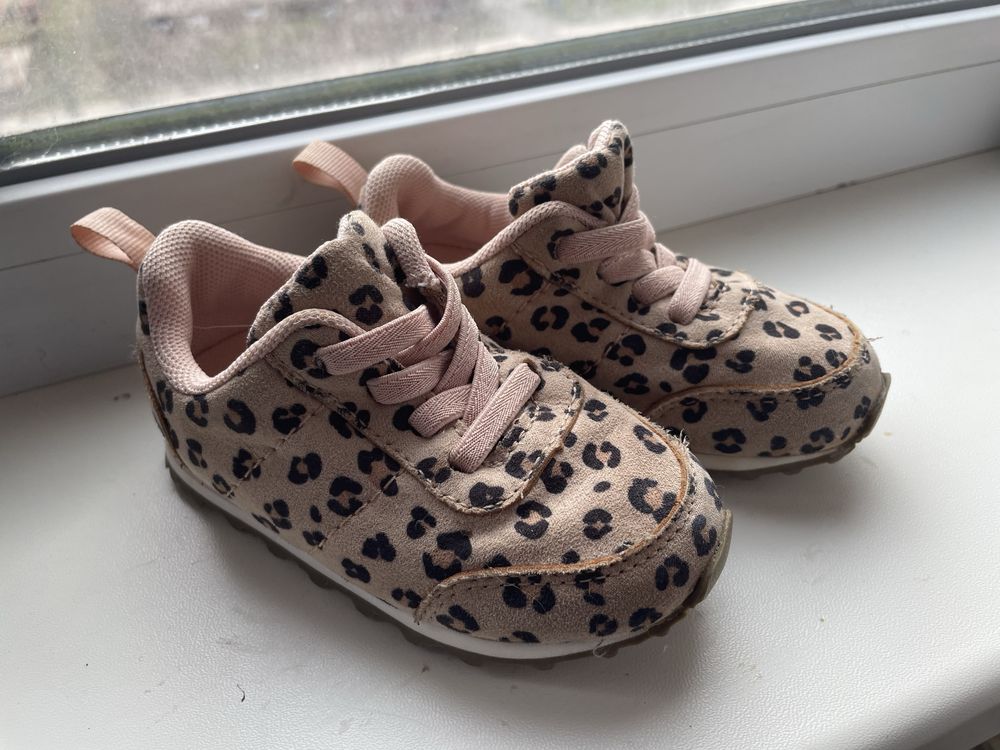 Кросівки на дівчинку Nike ,H&M леопардовий принт
