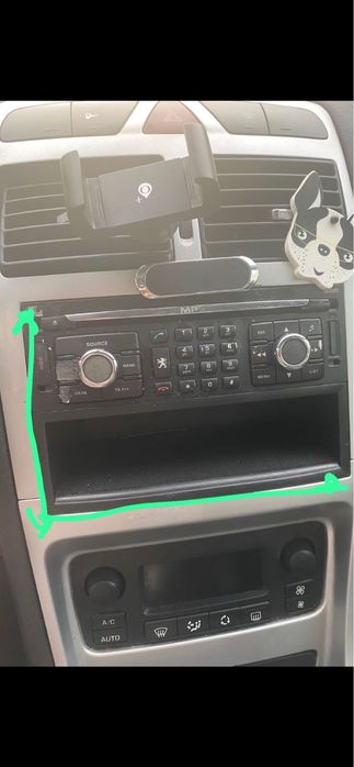 Vendo radio original para carrinha peugout 307sw de 2008, já está desm