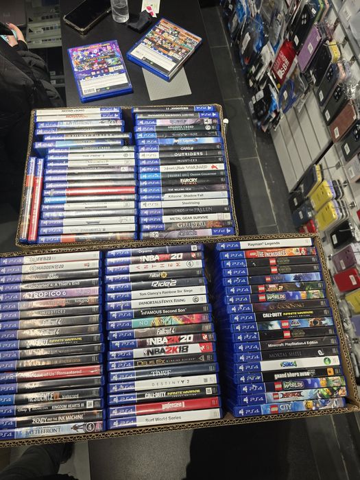 Колекція ігор на Playstation 4 і 5