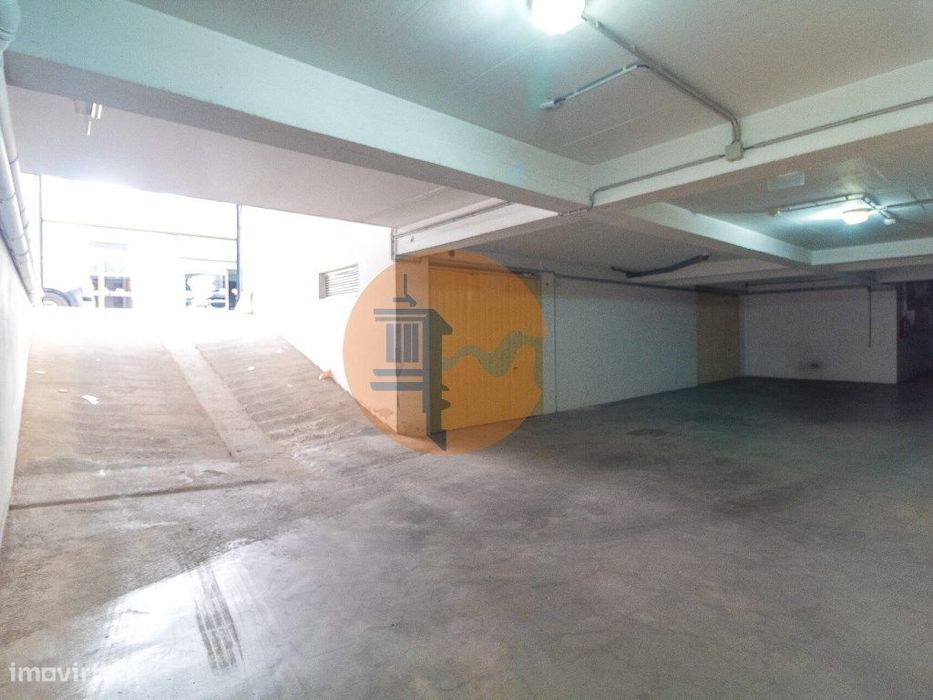 Grande Garagem fechada para venda no centro de VRSA