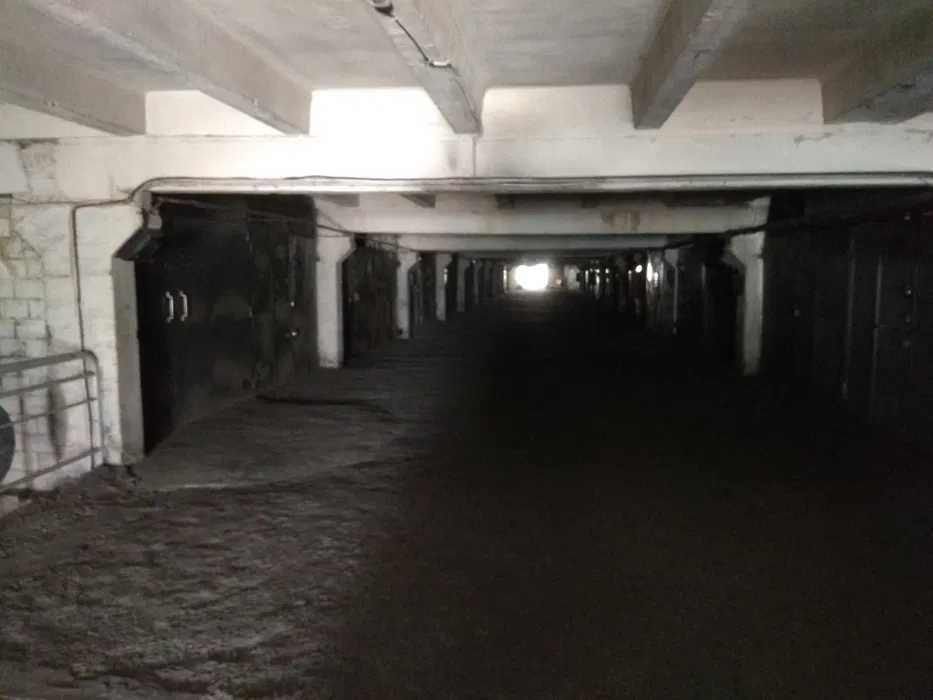 Продам гаражний бокс в ГБК Березняки-2.  вул. Березняківська, 25