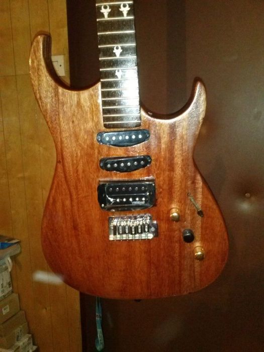 STRATOCASTER jedyny taki z wyjątkowego Mahoniu już od: 3599,99 pln!!