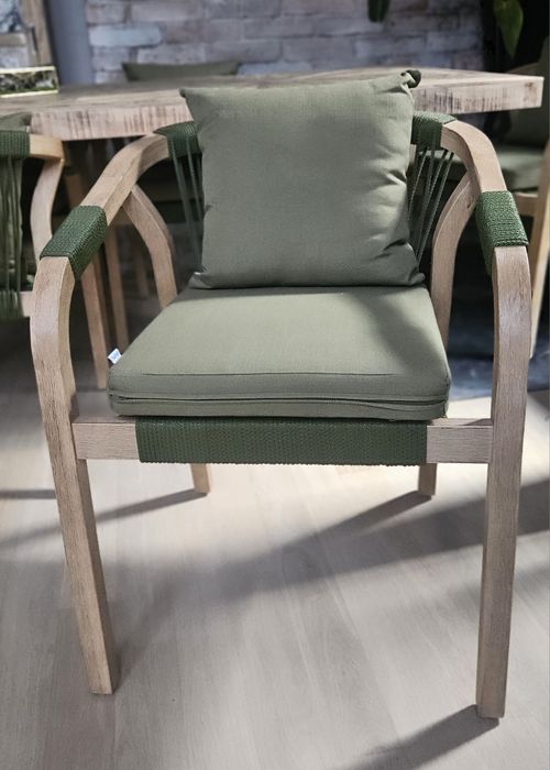 2 piękne krzesła z drzewa akacjowego Nowe