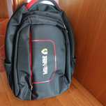 Mochila preta, grande, em ótimo estado.