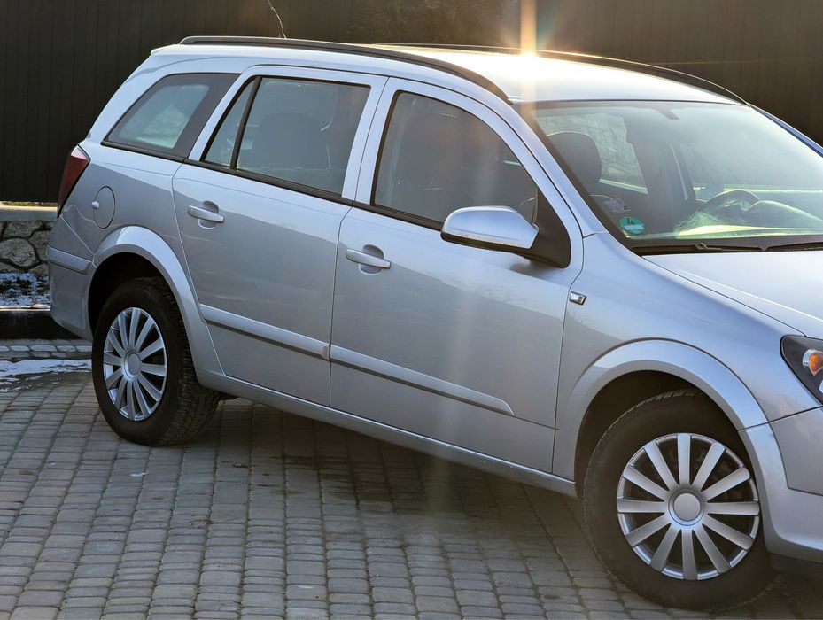 Опель астра h.