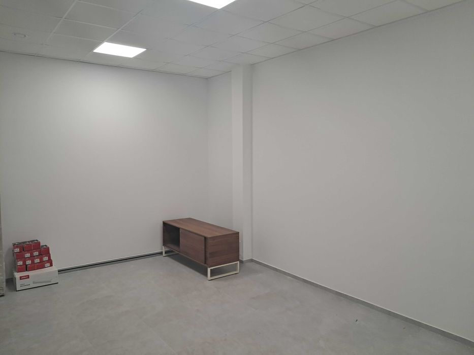 Lokal biurowy 39 m2.+magazyn