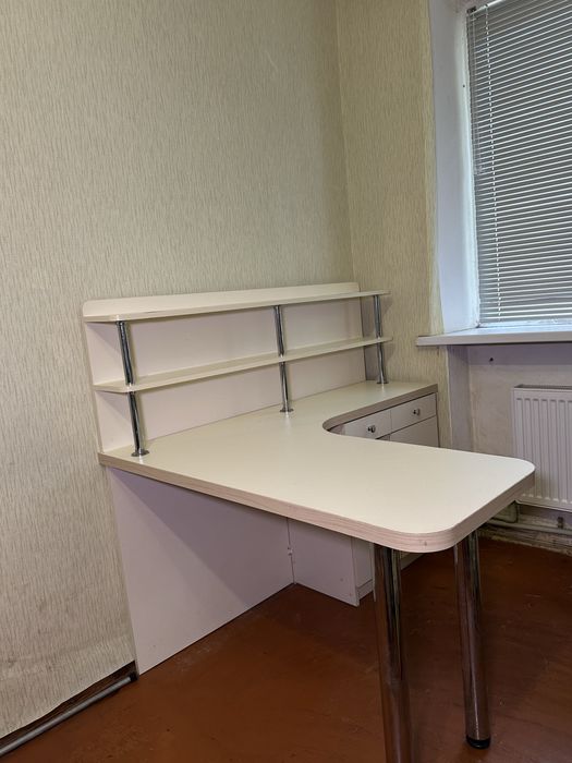 Манікюрний стіл/ Письмовий стіл