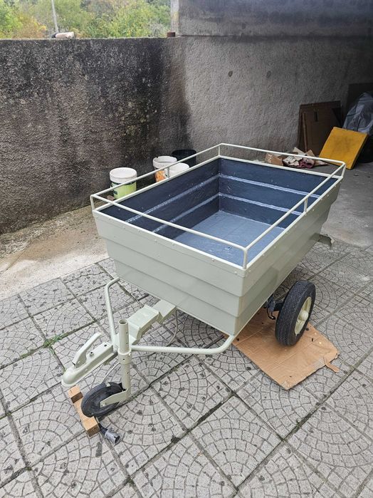 Atrelado em excelente estado


Caixa em fibra