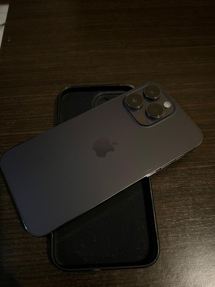 Iphone 14 pro max como novo.