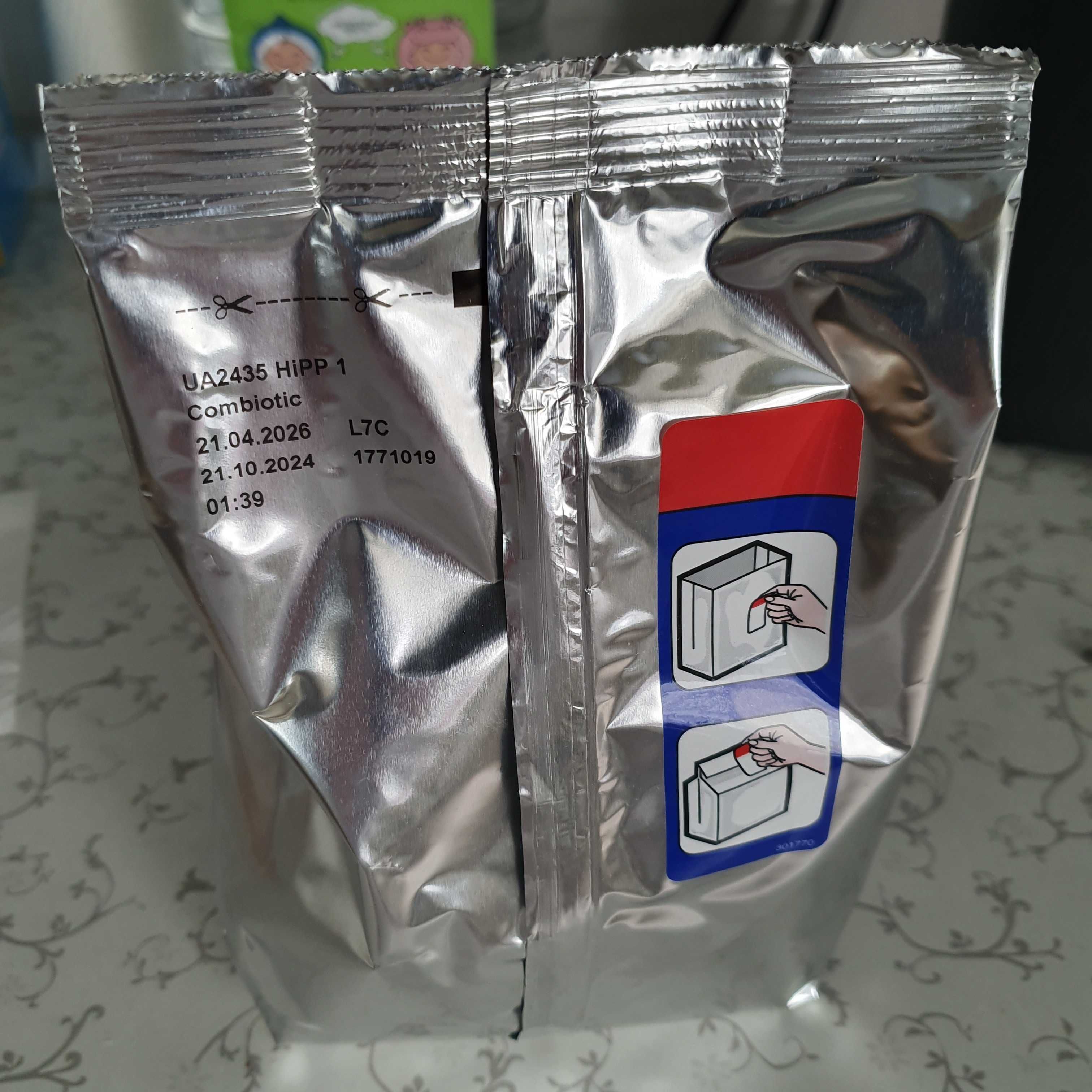 сухое и жидкое детское питание HIPP COMBIOTIC 1 с рождения