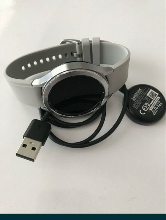 Смарт-часы Samsung Galaxy Watch4 Classic 42mm Silver