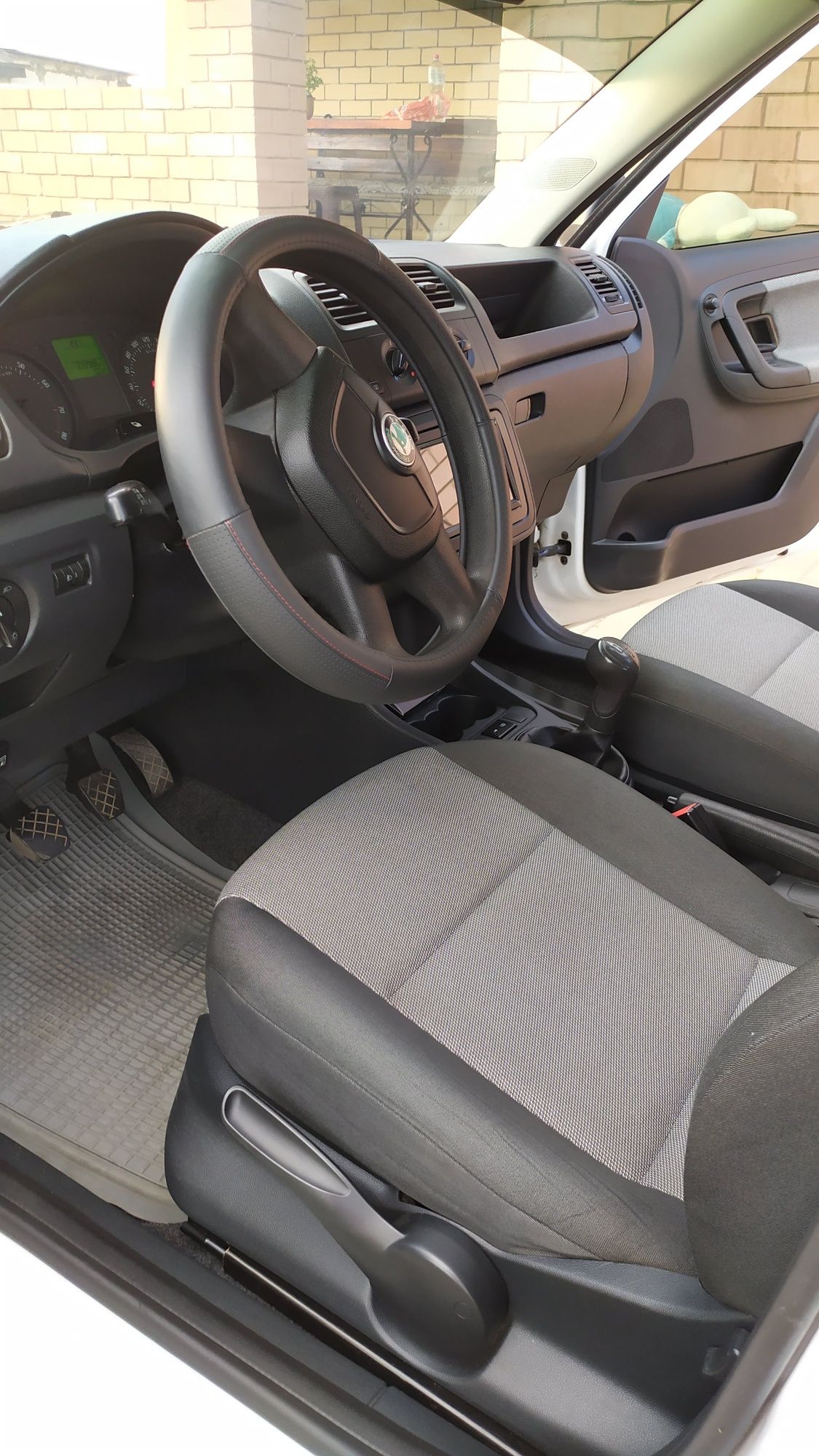 Продам skoda fabia 2011 года