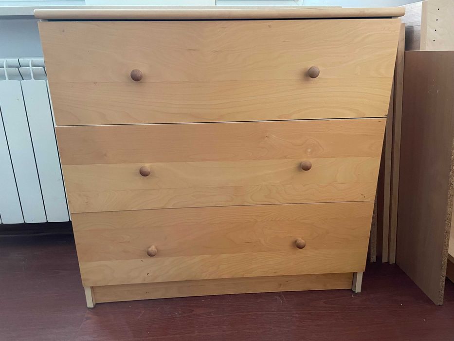 Jasna komoda z 3 szufladami