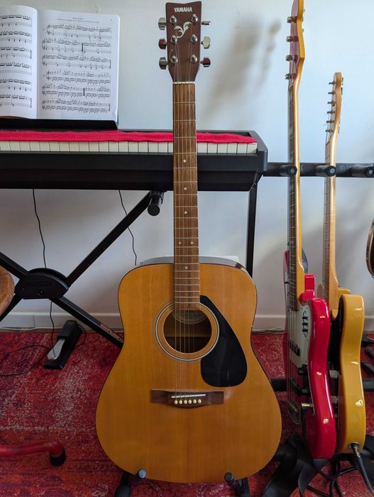 Guitarra Folk YAMAHA F310 - muito bom estado, ideal para iniciantes