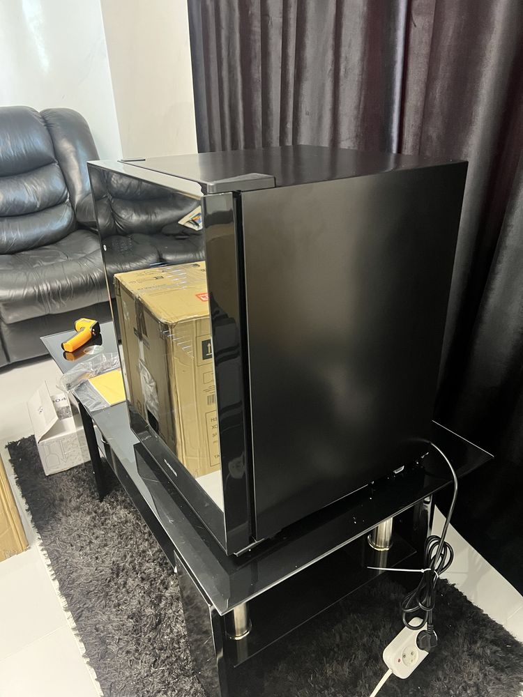 Холодильник для напоїв з Німеччини Klarstein Beersafe M Onyx 10034847