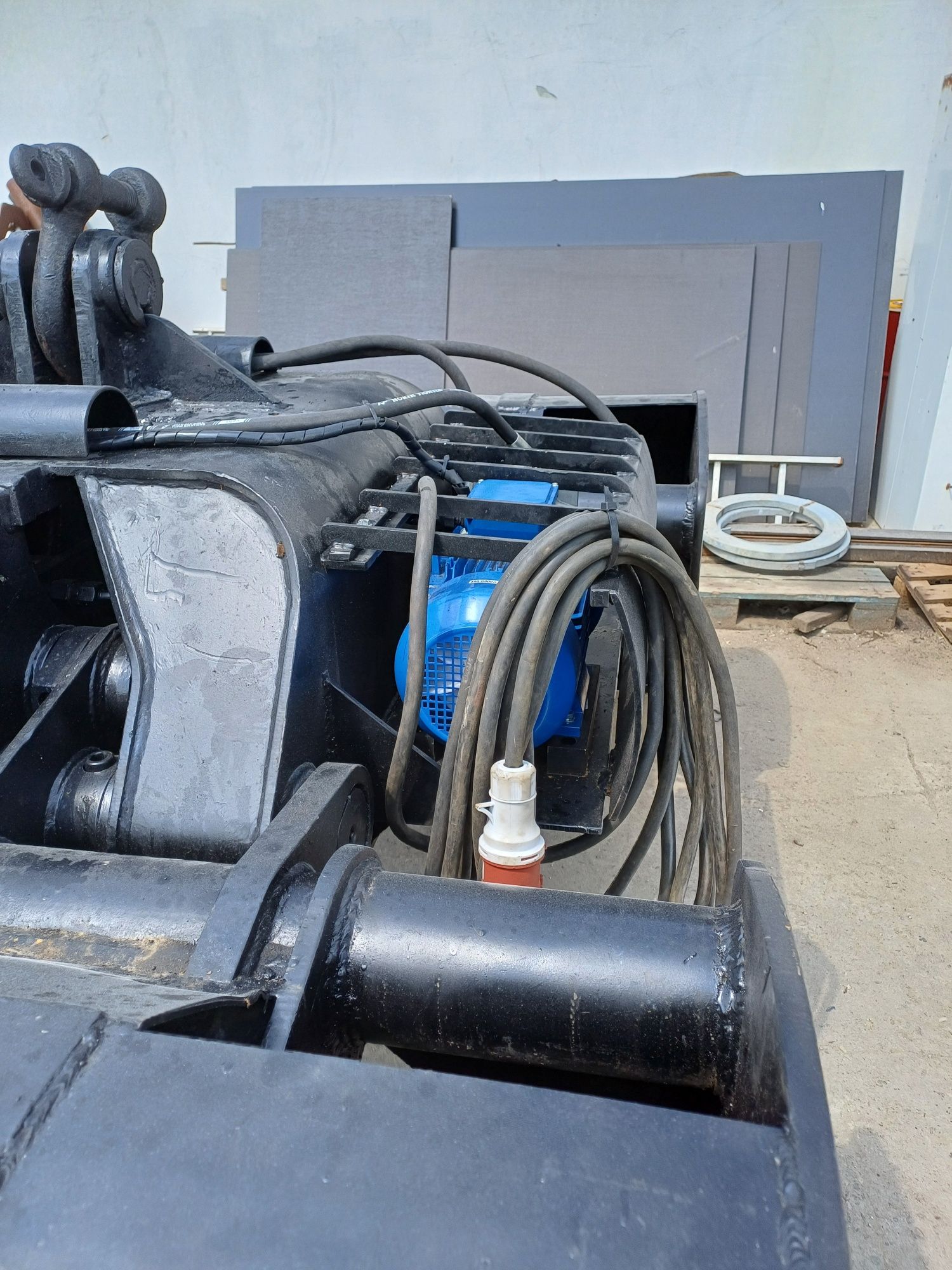 Chwytak elektryczny hydrauliczny do sypkich, czerpak, przeładunkowa