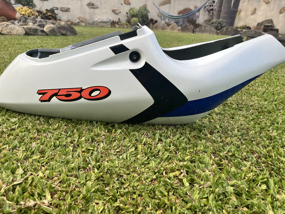 Carenagem traseira suzuki gsxr 750 de 99