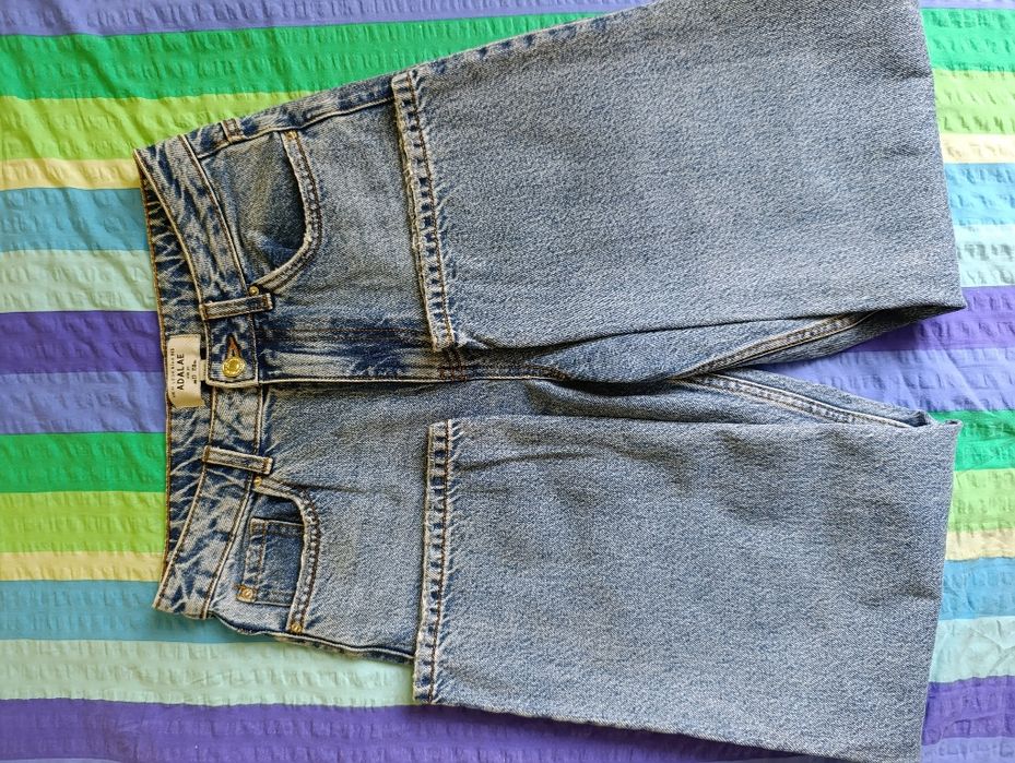 Стильні жіночі джинси