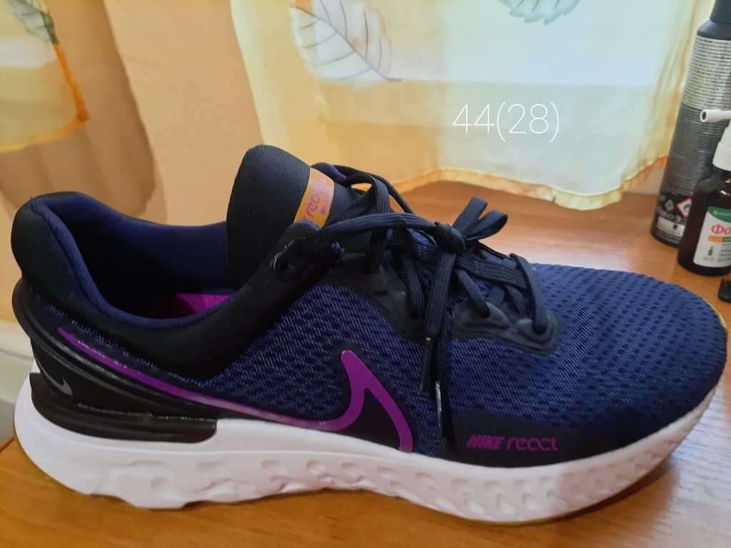 Оригінальні NIKE REACT MILER 3 DD0490-401