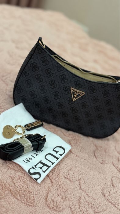 Сумочка guess через плечо