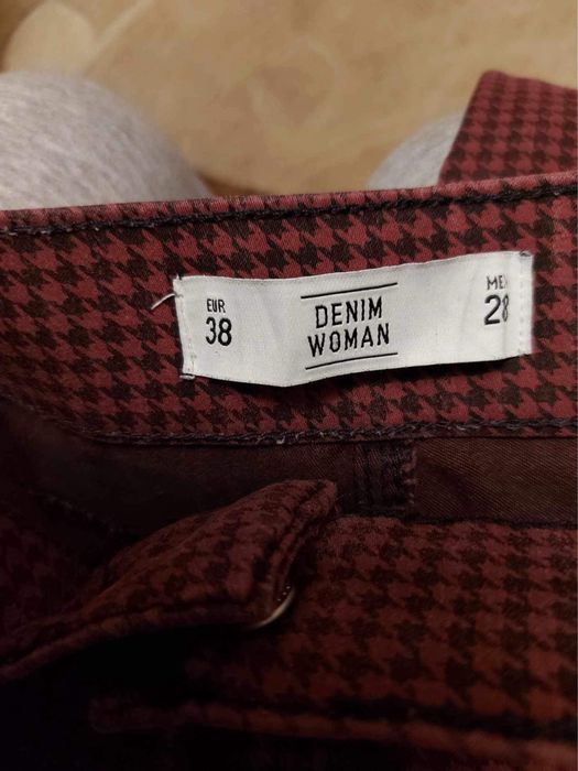 Spodnie w kratkę rozm. 38