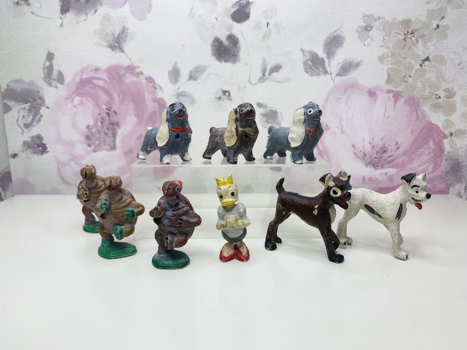 Figurki Disney, Zakochany Kundel,Daisy,Żółwie vintage