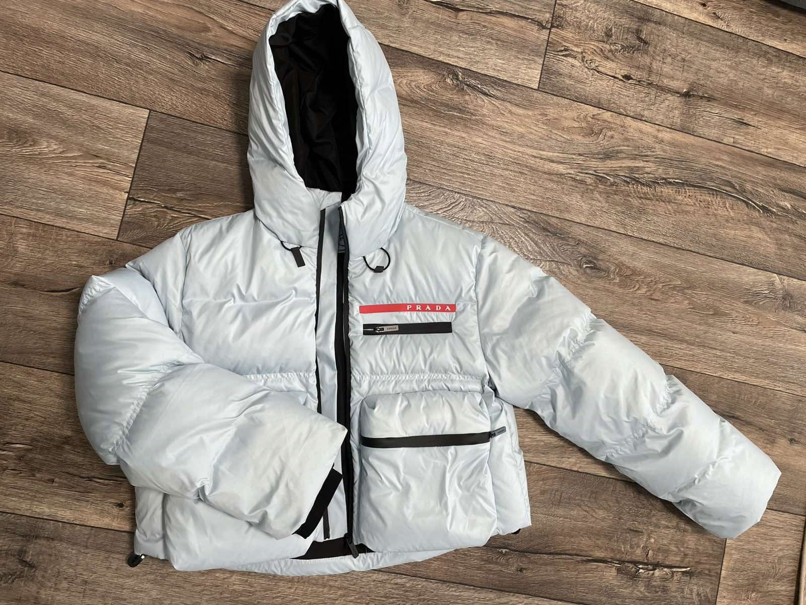 Топ пуховичок Prada.