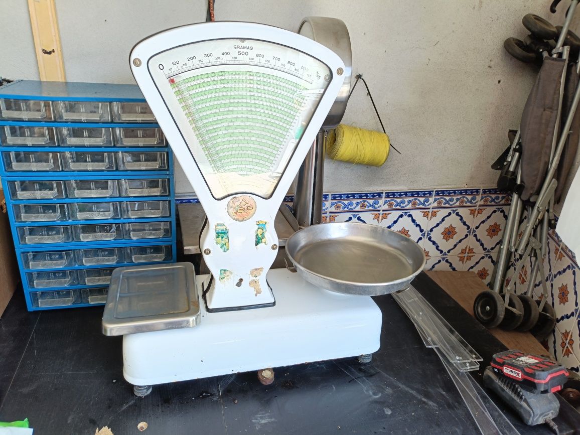Balança antiga Antônio Pessoa lda