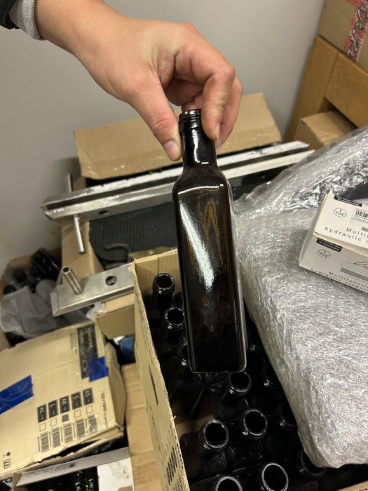 250 ml szklana butelka 'Marasca', kwadratowa, antyczna zieleń