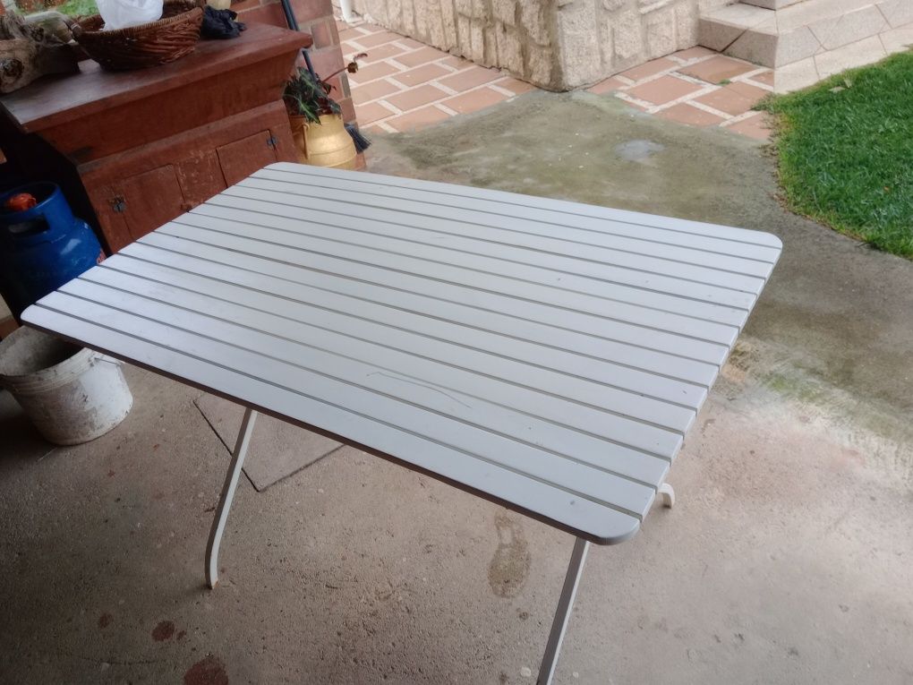 Vendo Mesa de jardim