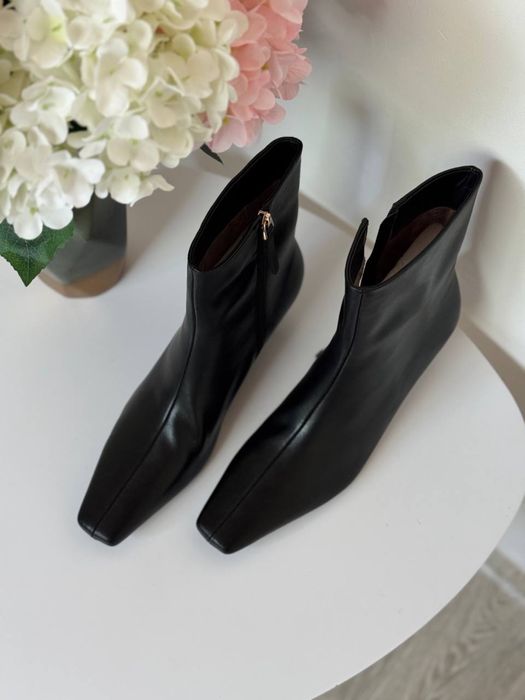 Сапоги , ботінки , чоботи під Massimo Dutti