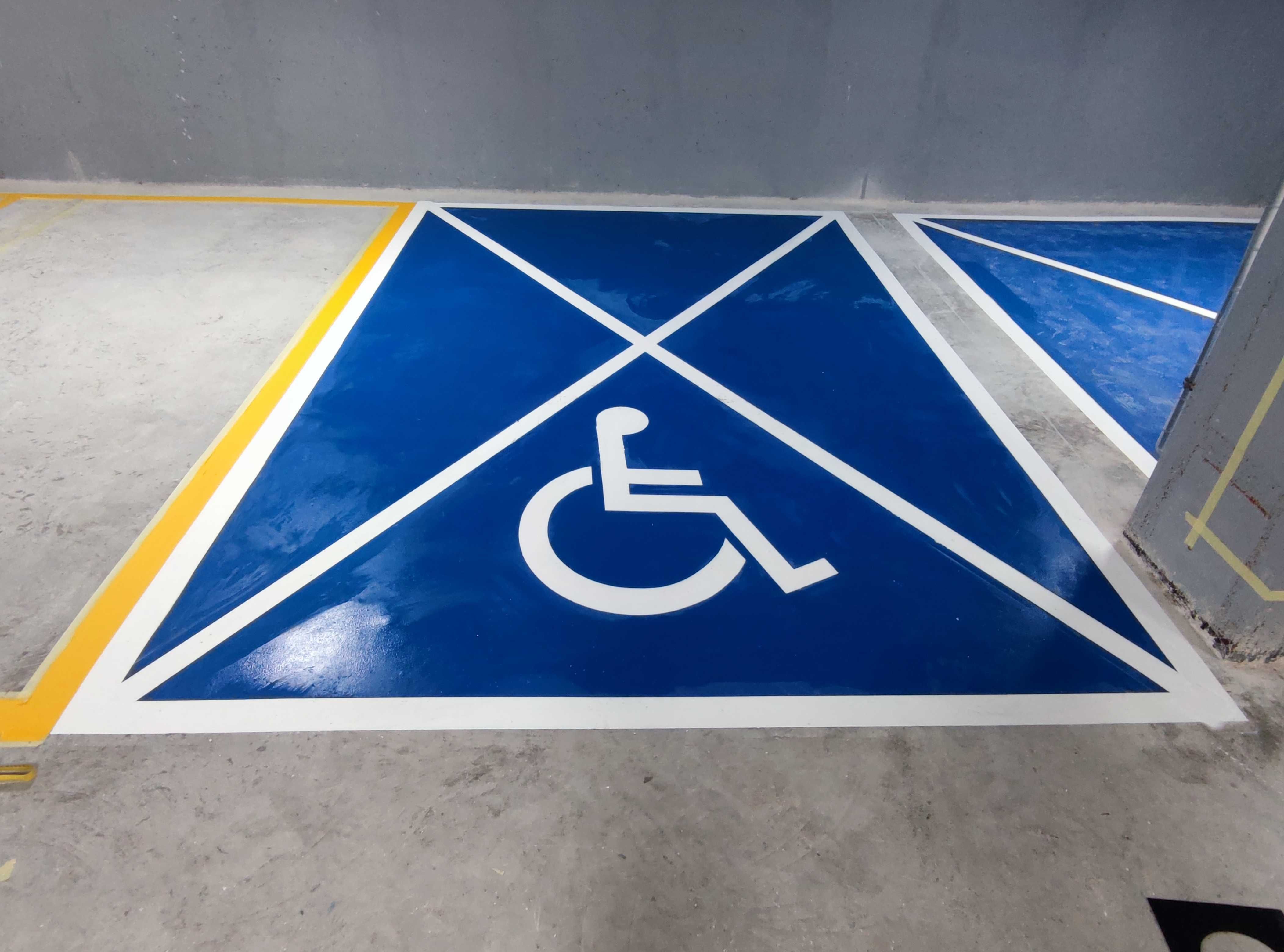 Oznakowanie poziome parkingów, hal, magazynów, malowanie linii, pasów