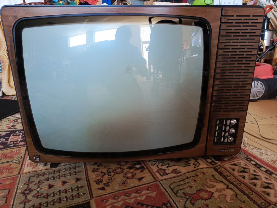 Stary telewizor Blaupunkt color fm100