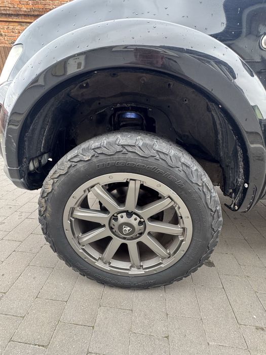 Мітсубісі L200 . В Україні.