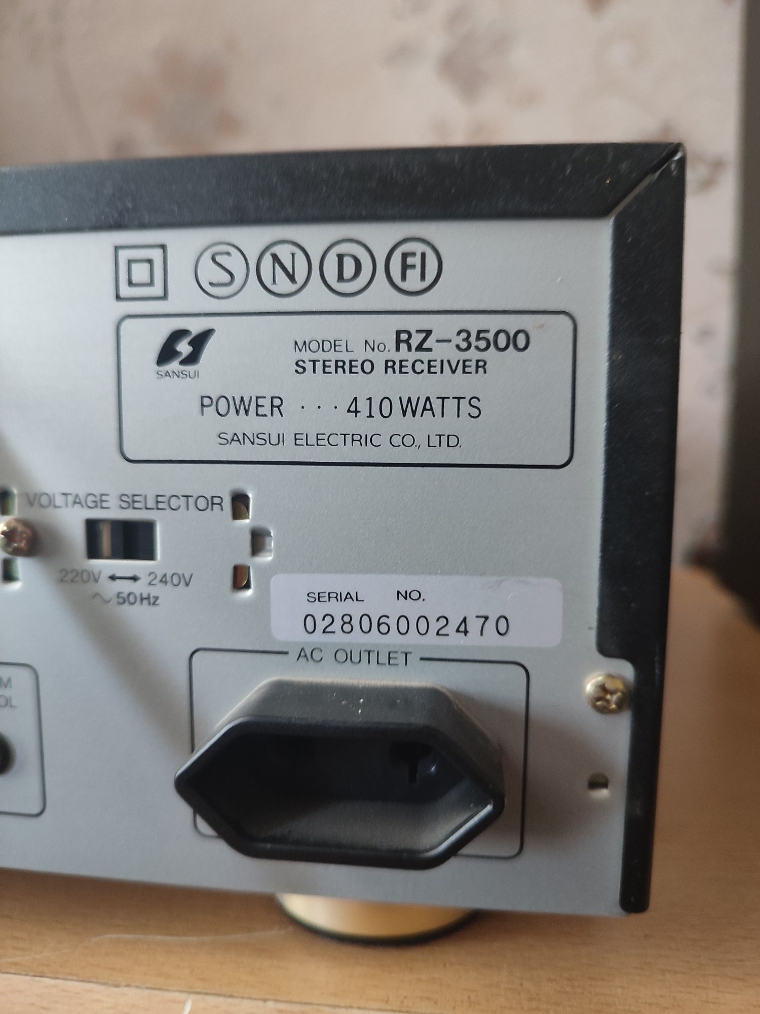 Стерео ресивер SANSUI AZ-3500.