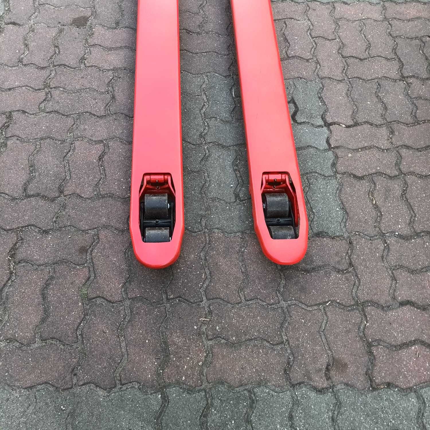 Paleciak , reczny wózek paletowy BT dł. 1830mm ze Szwecji