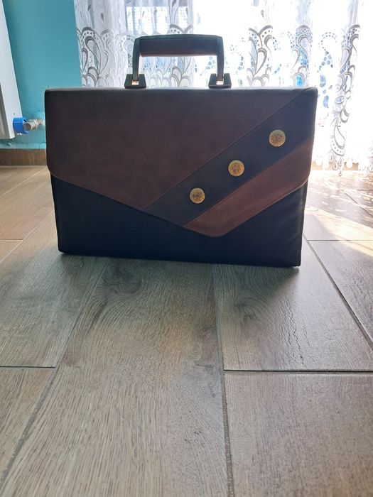 Torebka damska typu aktówka