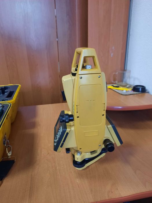 Електронний тахеометр South NTS-375R