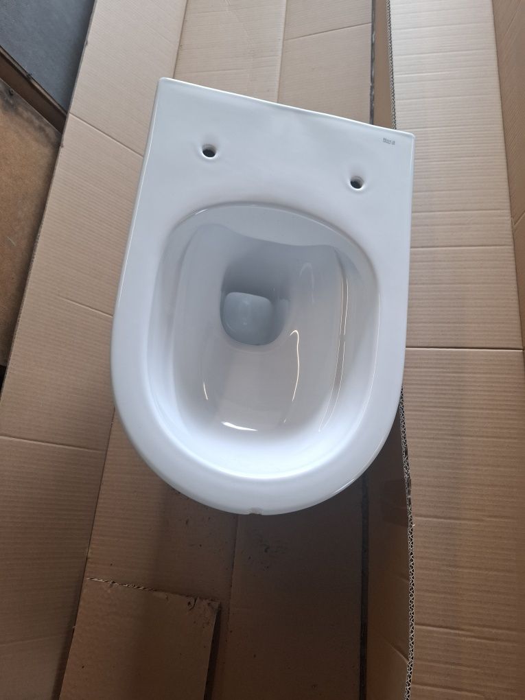 Miska wc podwieszana bezkołnierzowa Rimless