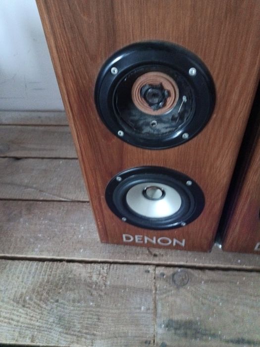 Wzmacniacz Sony głośniki Demon z subuforem.