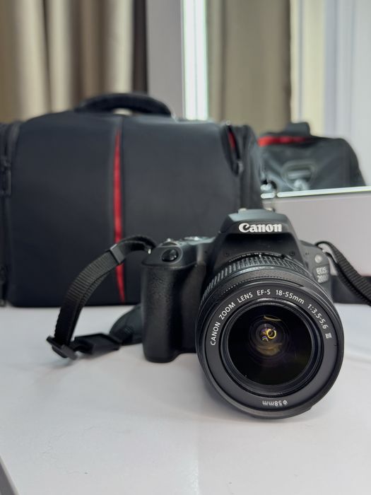 Продам фотоапарат Canon EOS 200D