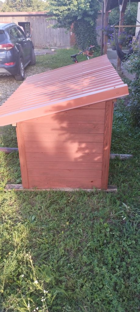 Buda dla psa bardzo solidna, ocieplana, 2 pomieszczenia