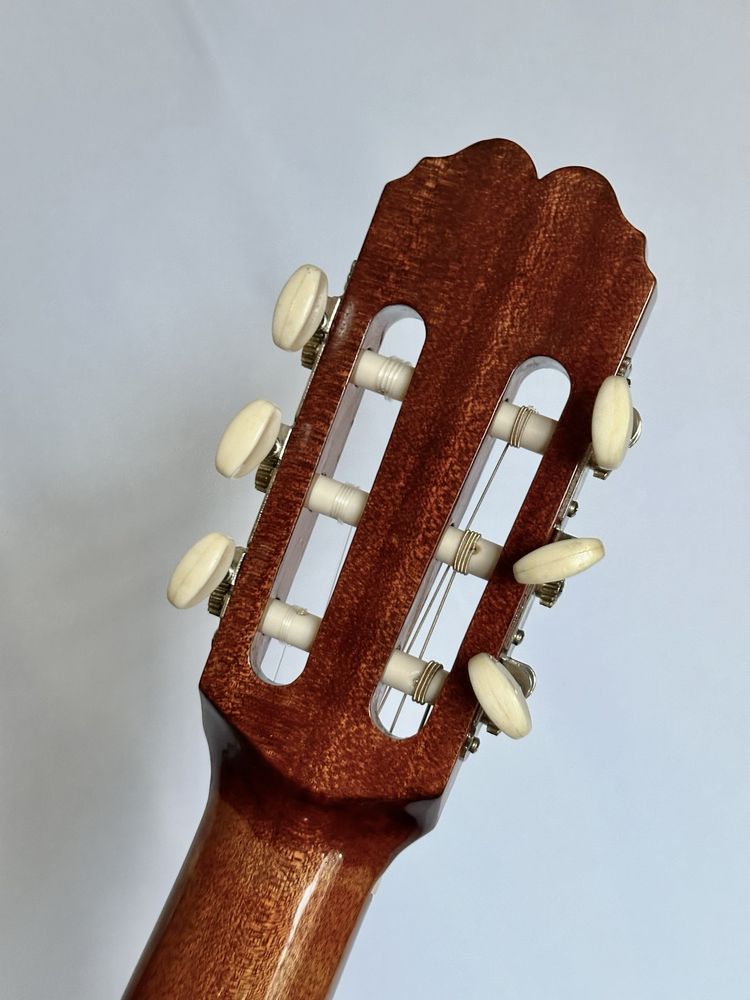 Gitara klasyczna Admira Juanita 4/4, nowe struny