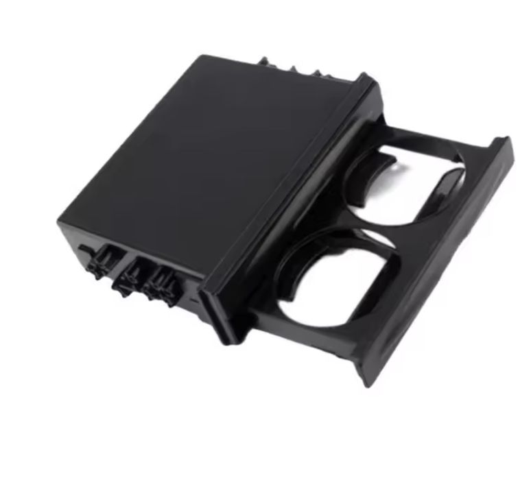 Універсальний автомобільний утримувач  для напоїв