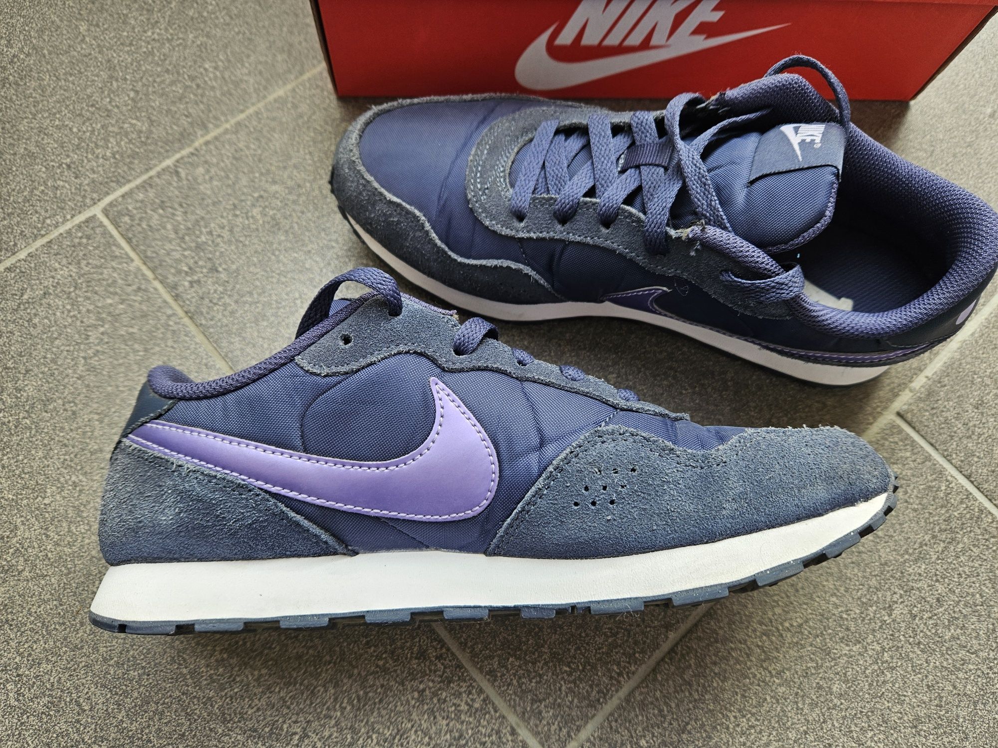 Nike MD Valiant r 38,5 24,5cm