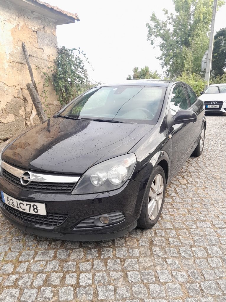 Opel Astra GTC 1700